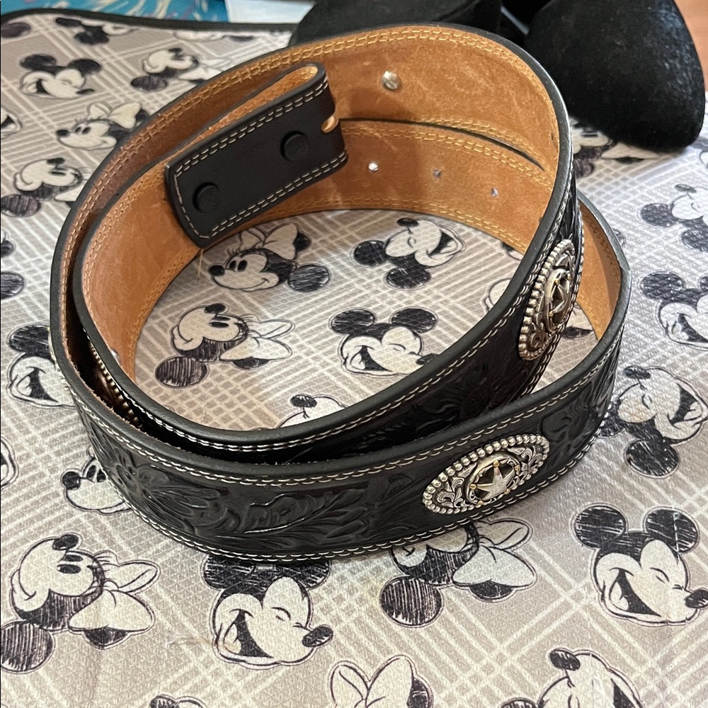 Justin Boots Black and Tan Belt